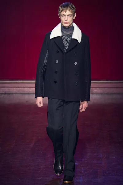 Look 9